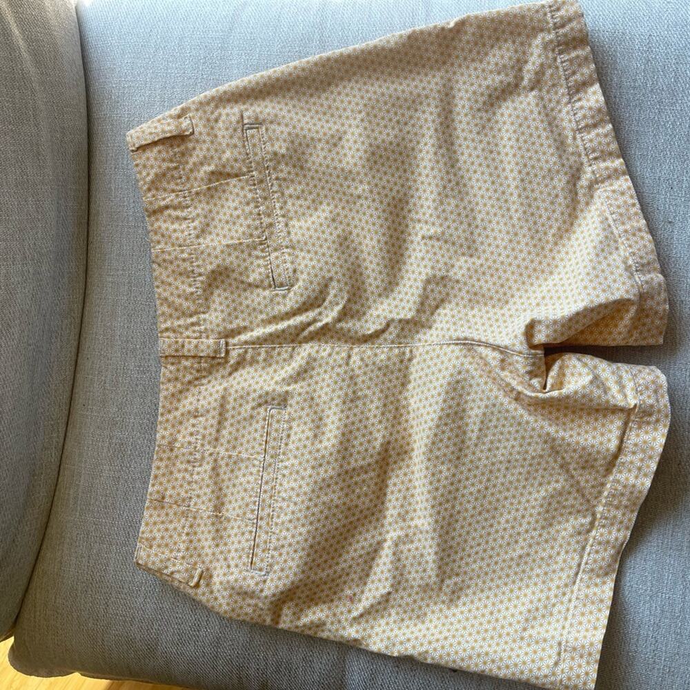 Lee Yellow Geometric Shorts Womens 8 Chino Shorts Printed Mid Rise - Picture 4 of 5